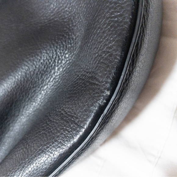 Black Behno Ina Crossbody - Picture 4 of 8